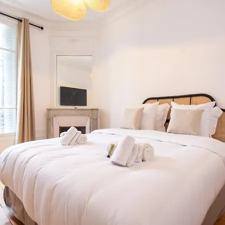 Apartman Gustave Eiffel - *