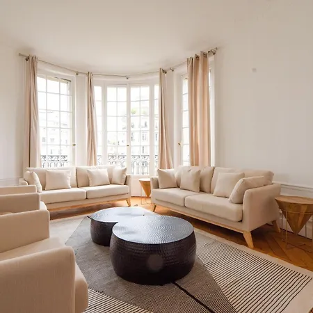 Gustave Eiffel - Apartment *