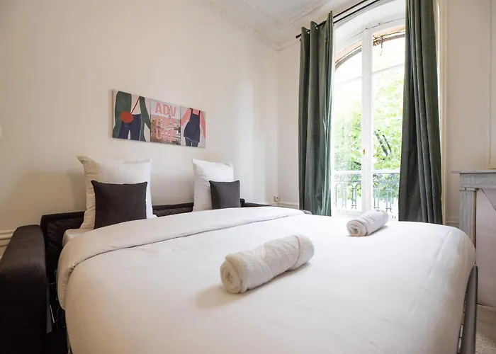 Gustave Eiffel - Apartamento *