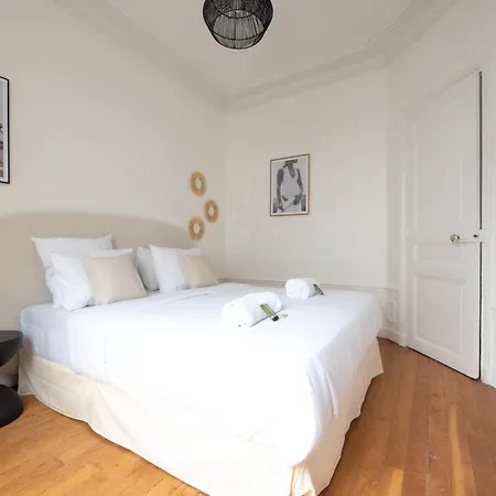 Gustave Eiffel - * باريس