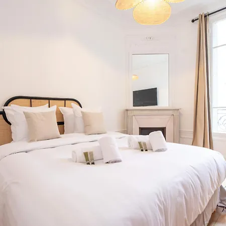 Gustave Eiffel - * باريس